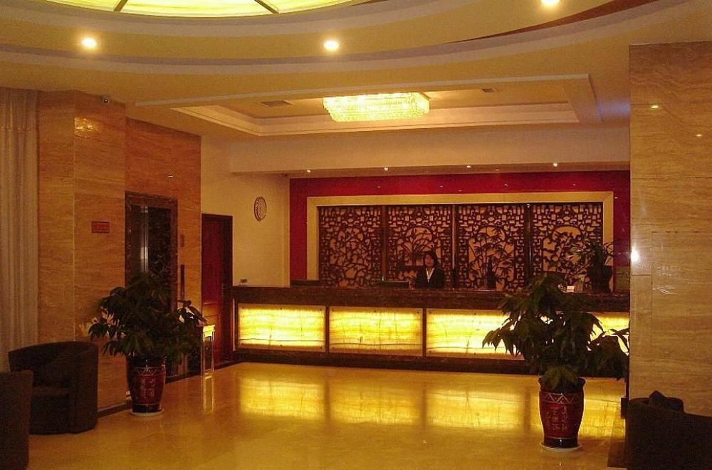 Greentree Inn- Linyi Bus Station Branch Exterior photo